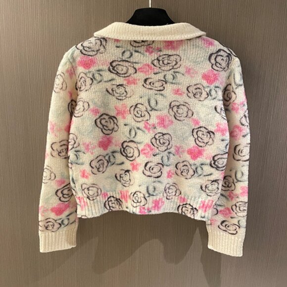 Chanel Beige Camellia Print in Cashmere and Silk - Picture 6 of 6